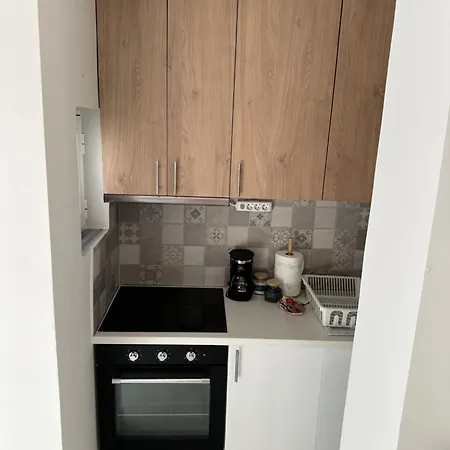 A & A Apartment *
